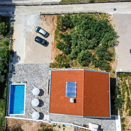 Laura Apartman