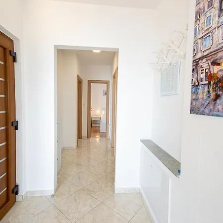 Apartment Laura