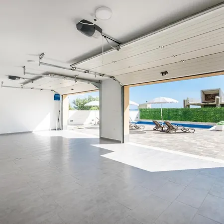 Laura Apartamento Makarska