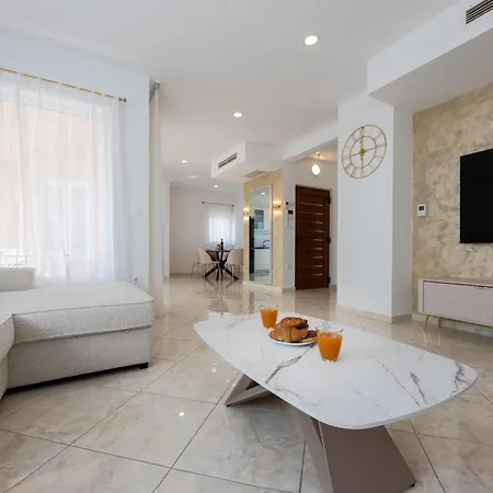 Laura Apartamento Makarska